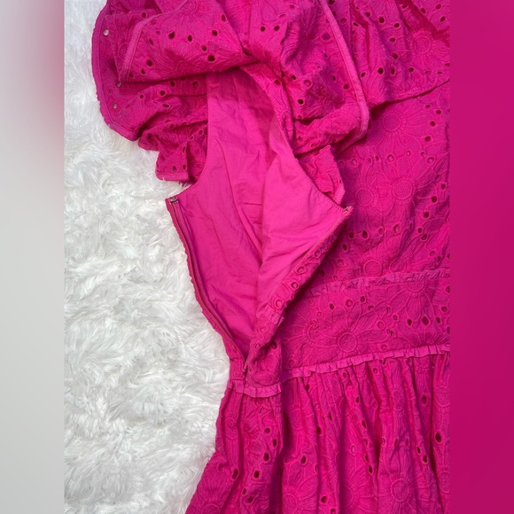 Ted Baker Mazieh Ruffled
Eyelet Top Bright Fuchsia floral embroidery Size 2 NWT - Picture 12 of 12